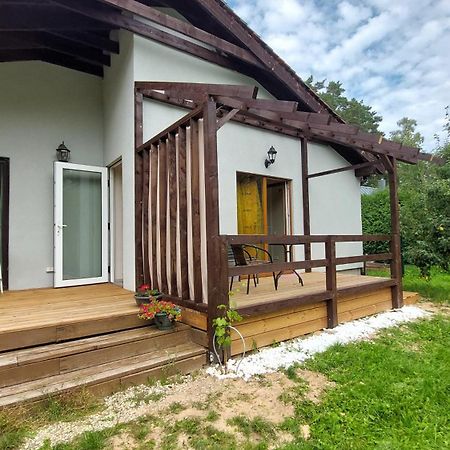 Apartamenti Ar Verandu Diviem Cilvekiem Плиеньциемс Экстерьер фото