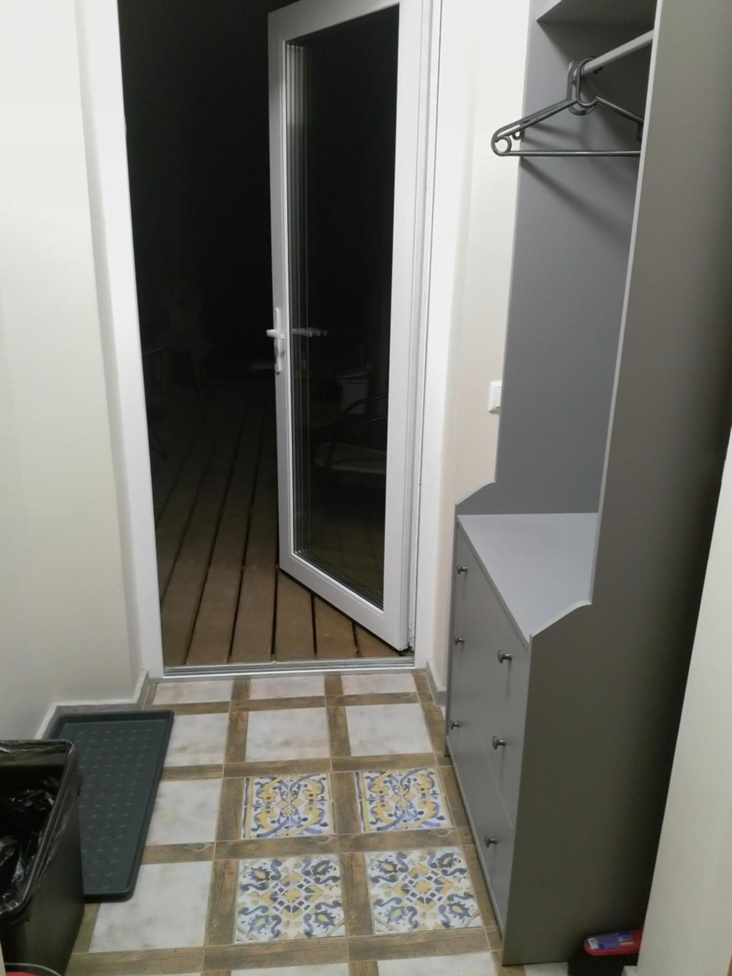 Apartamenti Ar Verandu Diviem Cilvekiem Плиеньциемс Экстерьер фото